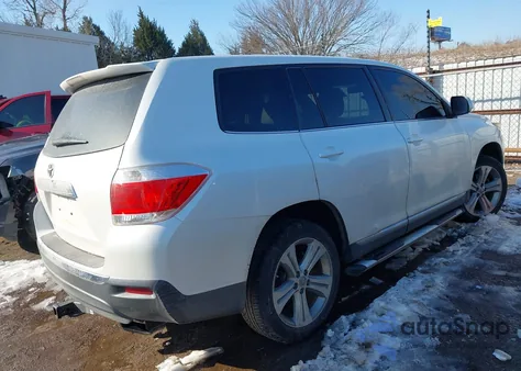 2011 Toyota Highlander Base V6 from USA, damaged, VIN 5TDZK3EH1BS033154